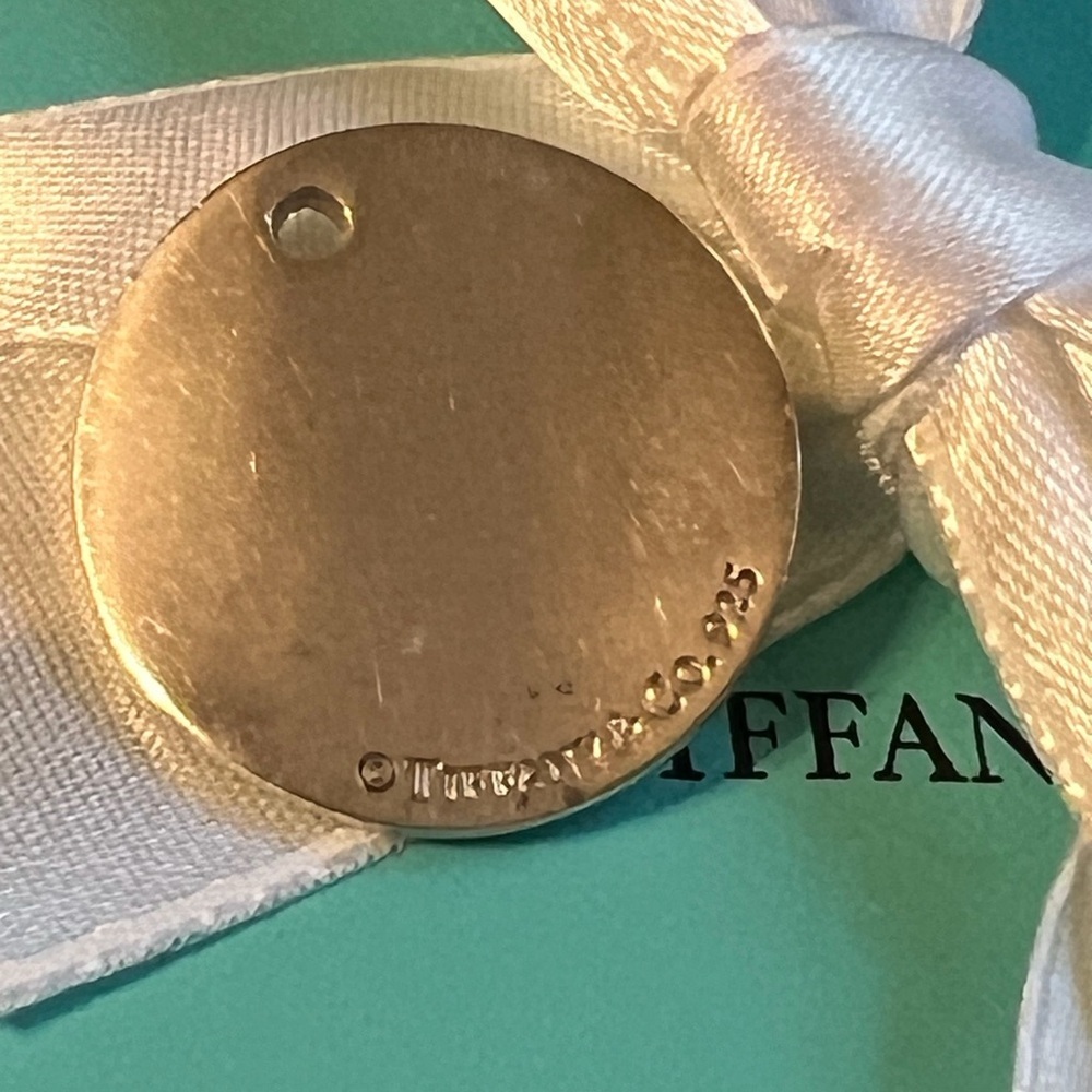 Tiffany Notes Wave Pendant - Picture 2 of 4